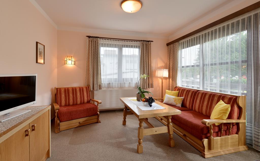 Cafe Rainer Apartment Sankt Johann in Tirol Exterior photo