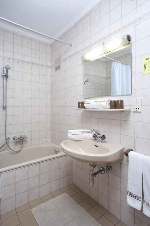 Cafe Rainer Apartment Sankt Johann in Tirol Room photo